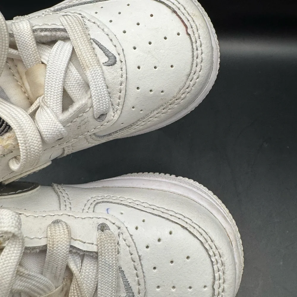 Nike Air Force 1 Low SE Toddler Sneakers Size 5C White Silver Lace Up Sneakers